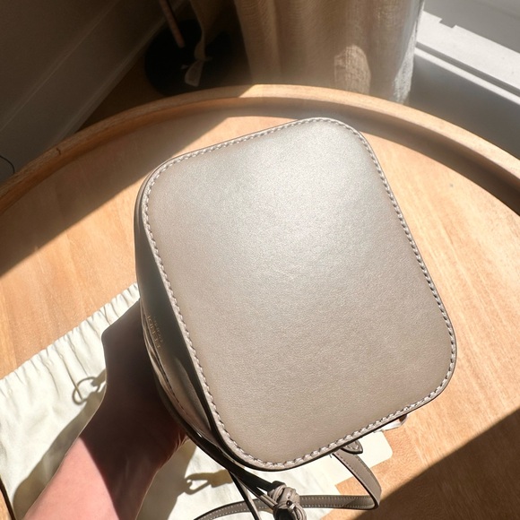 Fendi Mon Trésor leather bucket bag Dove Grey - Picture 12 of 12